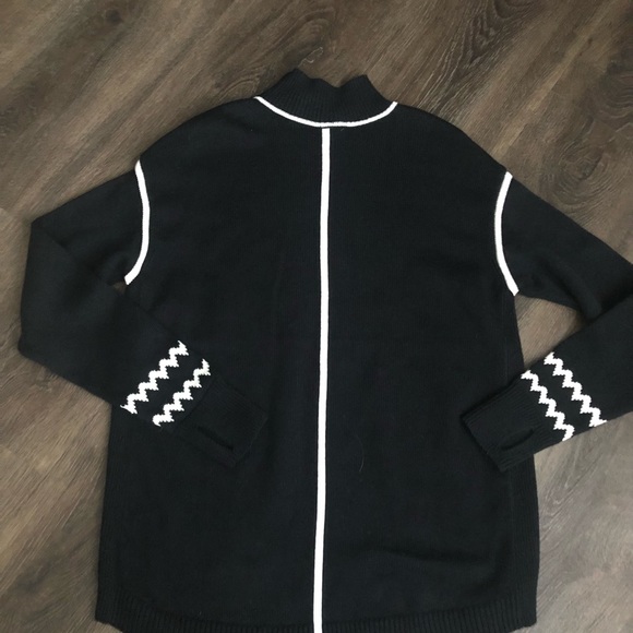 Fabulous sweater! New! Zipper in the left shoulder, fingers holes - Picture 2 of 6